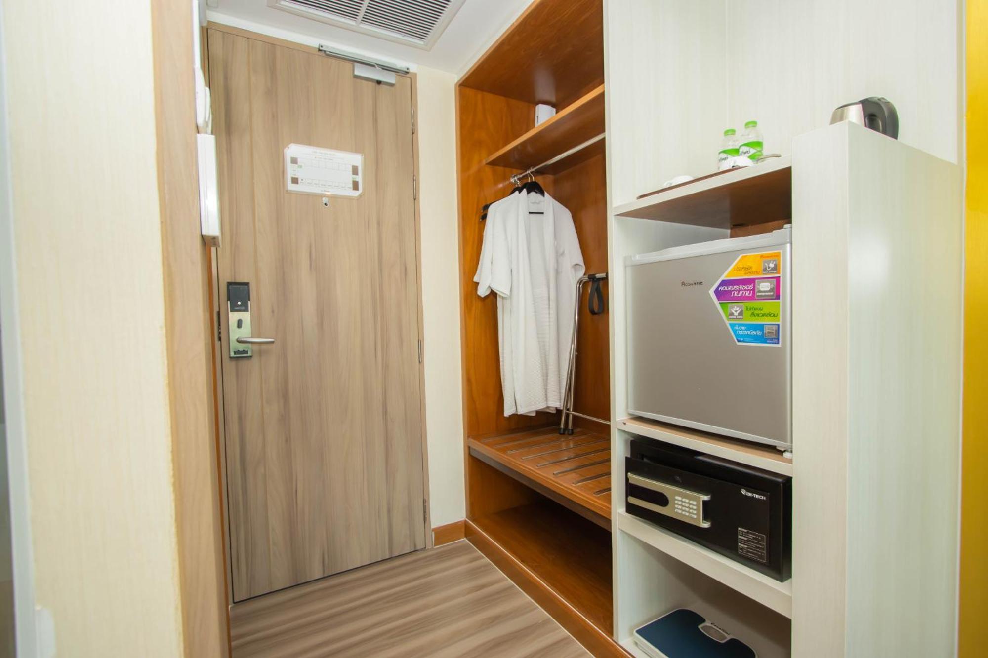 Sira Grande Hotel & Spa Patong Экстерьер фото