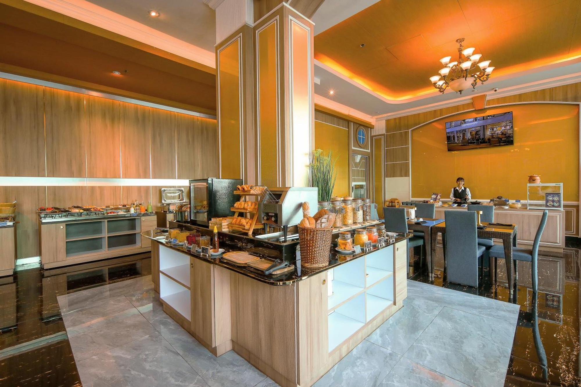 Sira Grande Hotel & Spa Patong Экстерьер фото