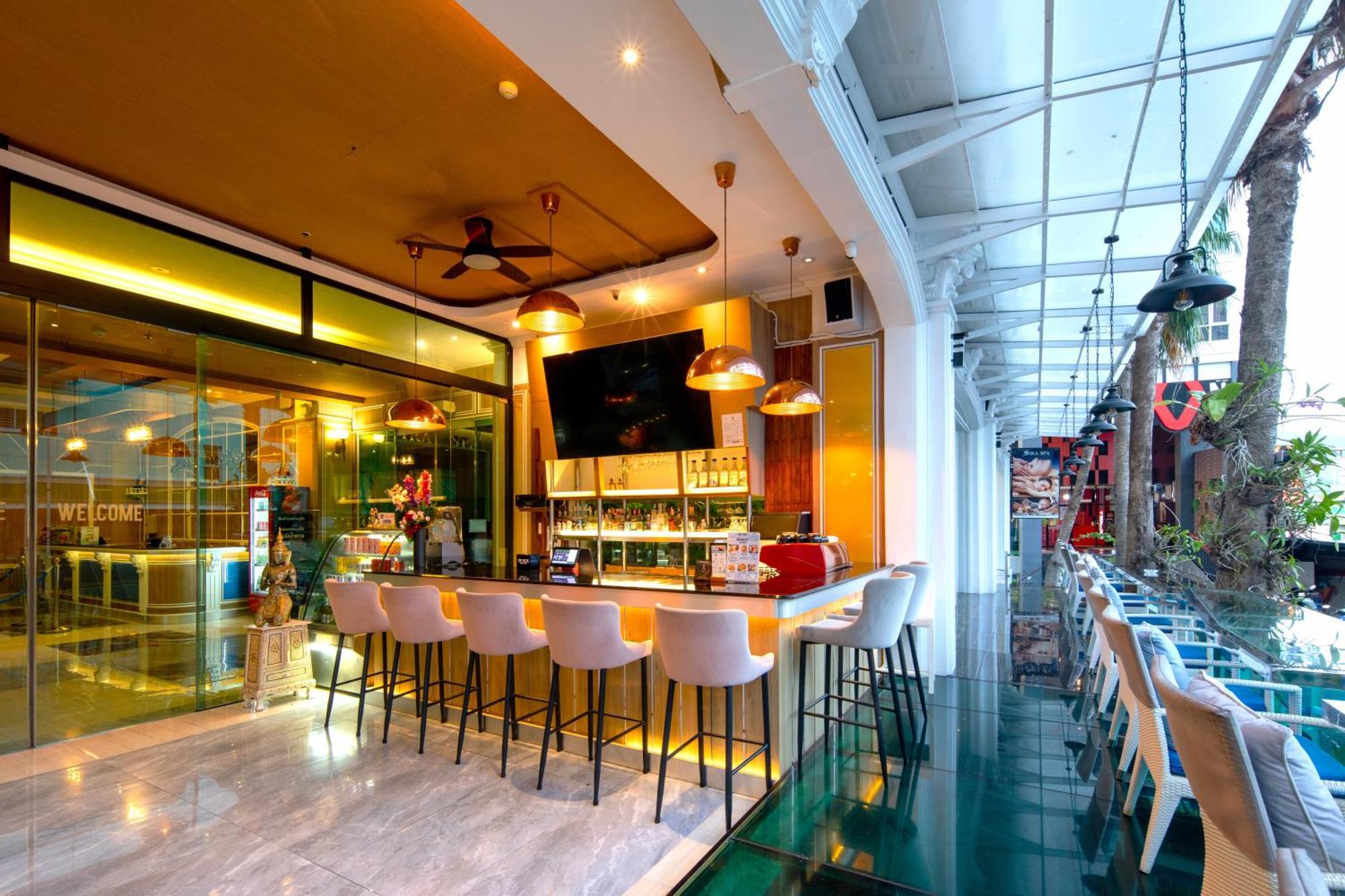 Sira Grande Hotel & Spa Patong Экстерьер фото