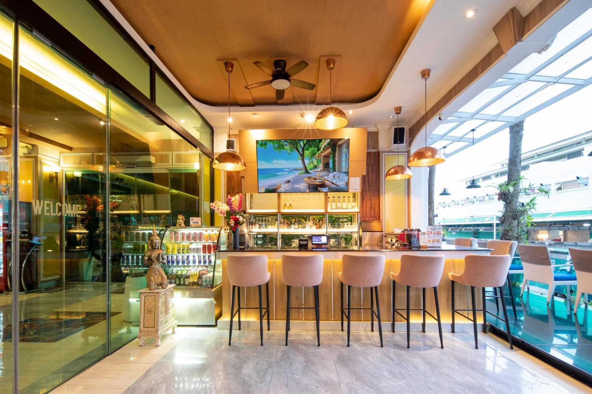 Sira Grande Hotel & Spa Patong Экстерьер фото