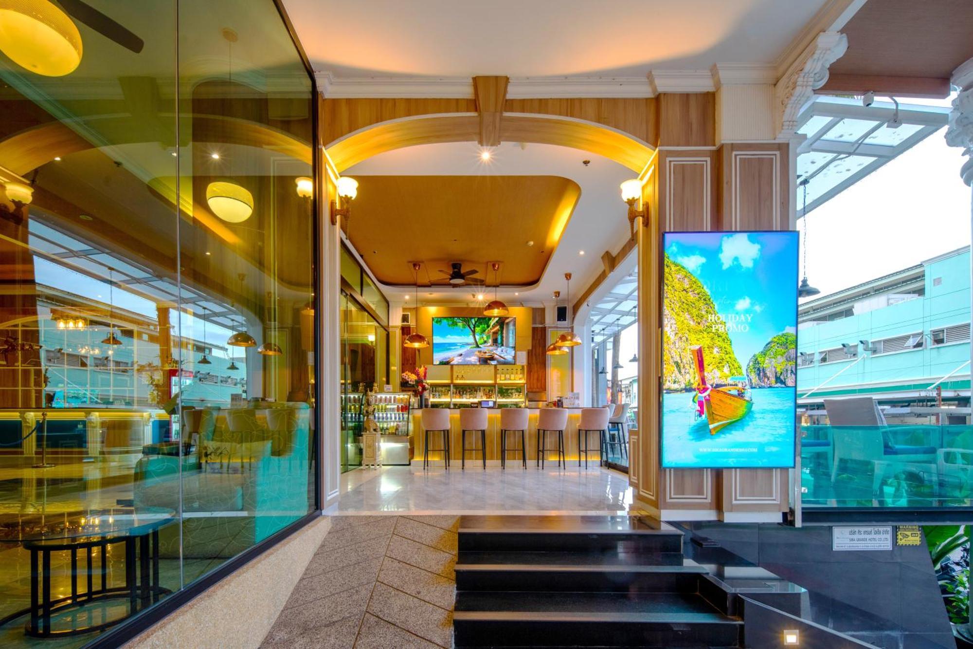 Sira Grande Hotel & Spa Patong Экстерьер фото